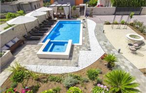 Gorgeous Apartment In Grebastica