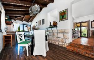 Beautiful Home In Rovinj With Wifi 