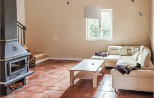 4 Bedroom Stunning Home In Medulin