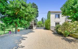 Maisons de vacances 3 Bedroom Gorgeous Home In Vallabregues : photos des chambres