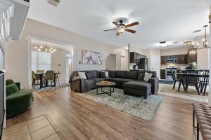 Luxurious Home with Huge Pool