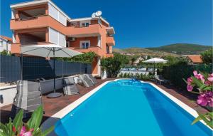 Three-Bedroom Apartment In Plano