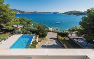 Five-Bedroom Holiday Home In Rogoznica