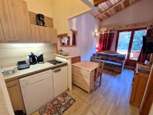 Charmant 2 Pièces pour 4 Personnes avec Balcon en Plein Coeur de Modane, 25m² - FR-1-265-205