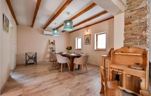 Amazing Home In Lonjica With Wifi