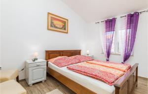 4 Bedroom Cozy Home In Fazana