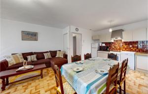 Appartements Nice Apartment In St-Georges-De-Didonne : photos des chambres