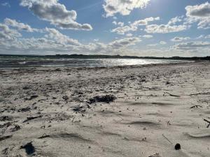 Cosy Summer Cottage Glose To Sandy Beach!