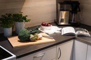 Guestly Homes - 1BR Scandinavian Charm