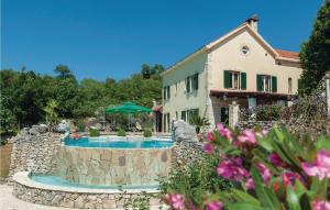 7 Bedroom Gorgeous Home In Grabovac