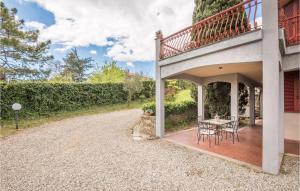 Lovely Apartment In Monteriggioni