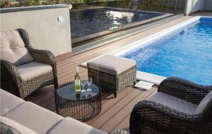 Beautiful Home In Velika
