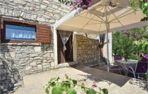 Two-Bedroom Apartment In Stomorska