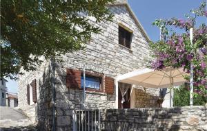 Two-Bedroom Apartment In Stomorska