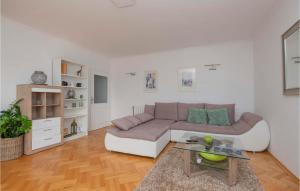 4 Bedroom Nice Home In Vinjani Donji 