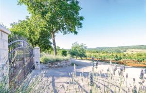 One-Bedroom Apartment Groznjan 01