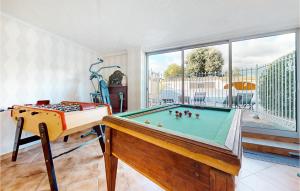 Maisons de vacances Lovely Home In Saint-Maurice-Sur-Eygu : photos des chambres
