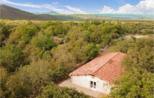 Maisons de vacances Beautiful Home In Courry With Kitchen : photos des chambres