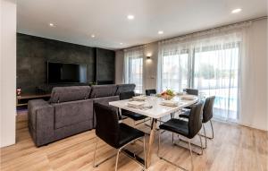 Beautiful Home In Rastane Donje