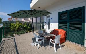 5 Bedroom Stunning Apartment In Ploce