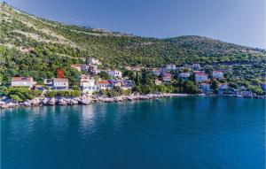 Two-Bedroom Holiday Home In Dubrovnik