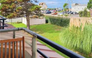 Cozy Apartment In Courseulles-Sur-Mer - Reviers