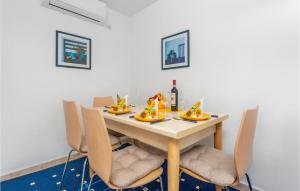 1 Bedroom Lovely Apartment In Malinska 