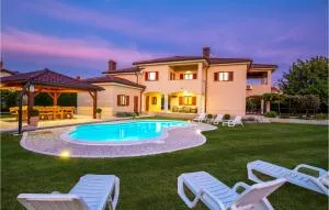 Nice Home In Drazice With Wifi - Podhum