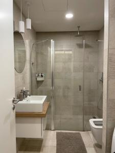 Peaceful Escape & Cozy Backyard