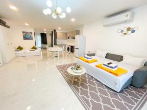 So Good Poolvilla and Appartments Family Room