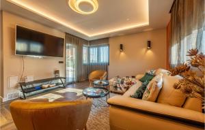 Stunning Home In Posedarje 