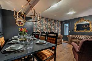 The Gathering House, Buxton - 6 Bed Sleeps 12