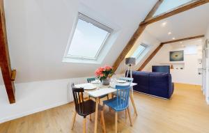 Gorgeous Apartment In Hudimesnil