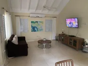 425 Tropical Oasis near many attractions - Priory