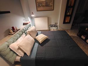 Rsquared (Riviera Residence)