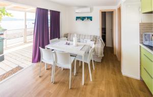 3 Bedroom Pet Friendly Home In Biograd 