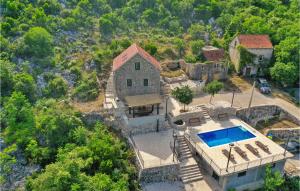 Lovely Home In Vrgorac With Wifi