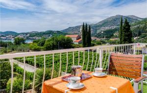 Cozy Apartment In Slano With Kitchen