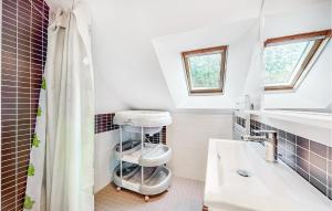 Maisons de vacances Amazing Home In Rubercy With Sauna : photos des chambres