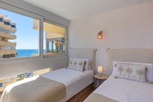 Marbella Center Bechfront 4 persons