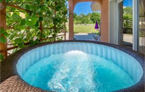 2 Bedroom Cozy Apartment In Kastav