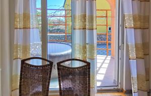 2 Bedroom Cozy Apartment In Kastav