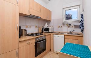 2 Bedroom Cozy Apartment In Kastav 