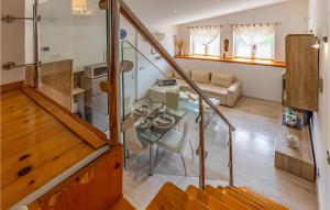 2 Bedroom Stunning Home In Sisan