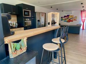 Can FRANCES - Parking-Garage-2 jardins-Terrasse-BRASERO-MER-Wifi