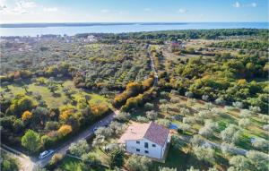 Nice Home In Fazana With Wifi