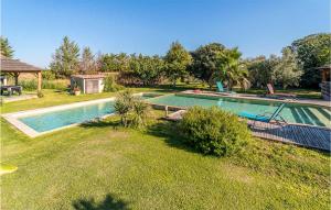 Appartements 3 Bedroom Amazing Apartment In Codognan : photos des chambres