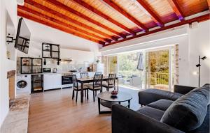 Gorgeous Home In Vela Luka With Wifi