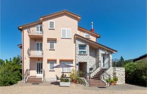 Stunning Apartment In Jadranovo