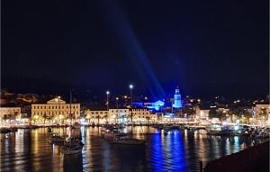 2 Bedroom Lovely Apartment In Vela Luka